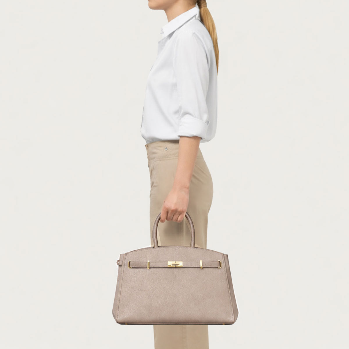 Borsa Helen L